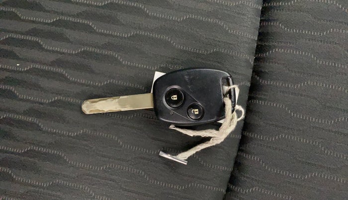 2016 Honda Brio VX MT, Petrol, Manual, 17,759 km, Key Close Up