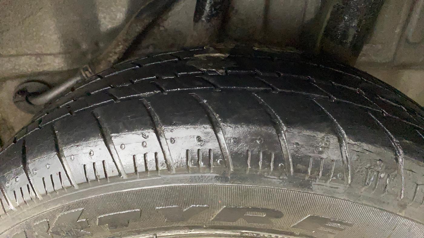 2016 Honda Brio VX MT, Petrol, Manual, 17,759 km, Left Rear Tyre Tread