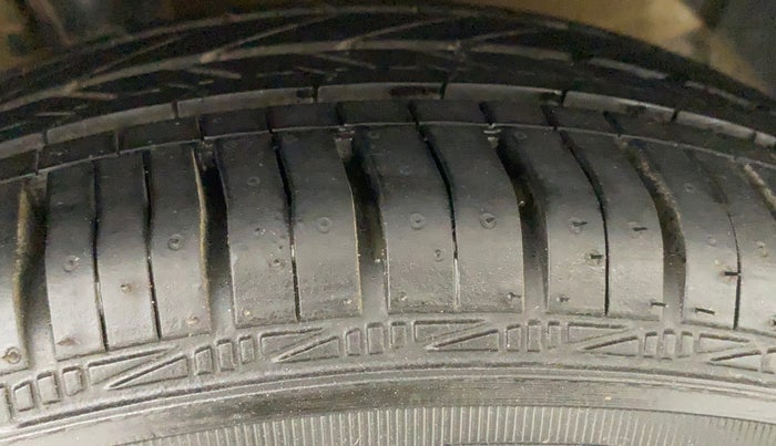 2019 Hyundai Grand i10 ERA 1.2 KAPPA VTVT, Petrol, Manual, 24,151 km, Right Front Tyre Tread