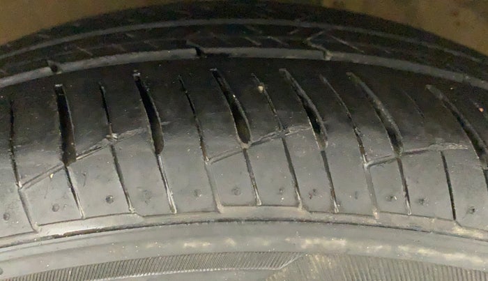2019 Hyundai Grand i10 ERA 1.2 KAPPA VTVT, Petrol, Manual, 24,151 km, Left Front Tyre Tread