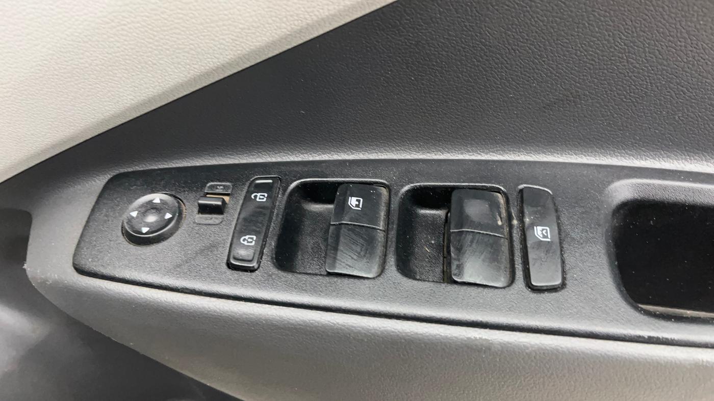 2021 Hyundai GRAND I10 NIOS MAGNA 1.2 KAPPA VTVT, Petrol, Manual, 42,914 km, Driver Side Door Panels Control