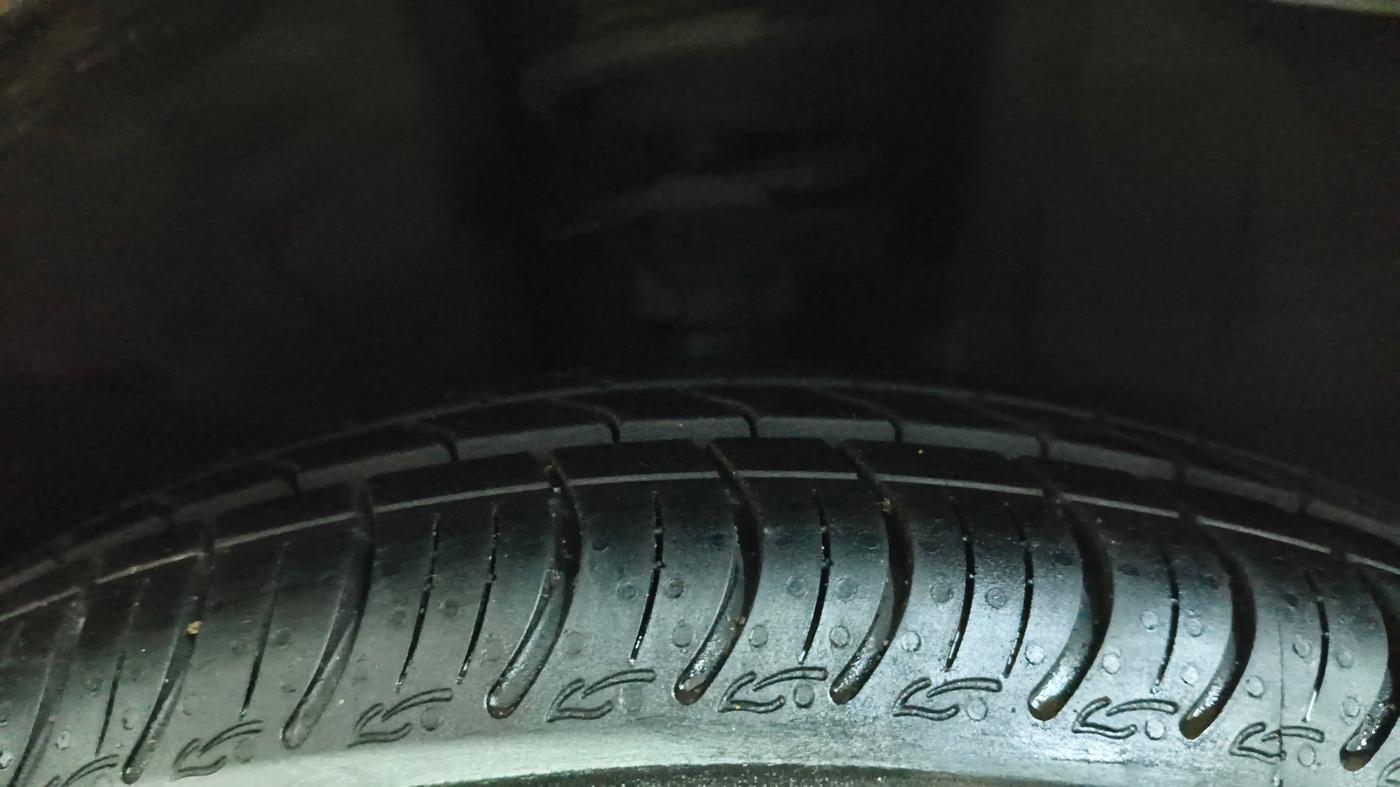 2021 Renault Kwid RXL, Petrol, Manual, 57,187 km, Right Front Tyre Tread