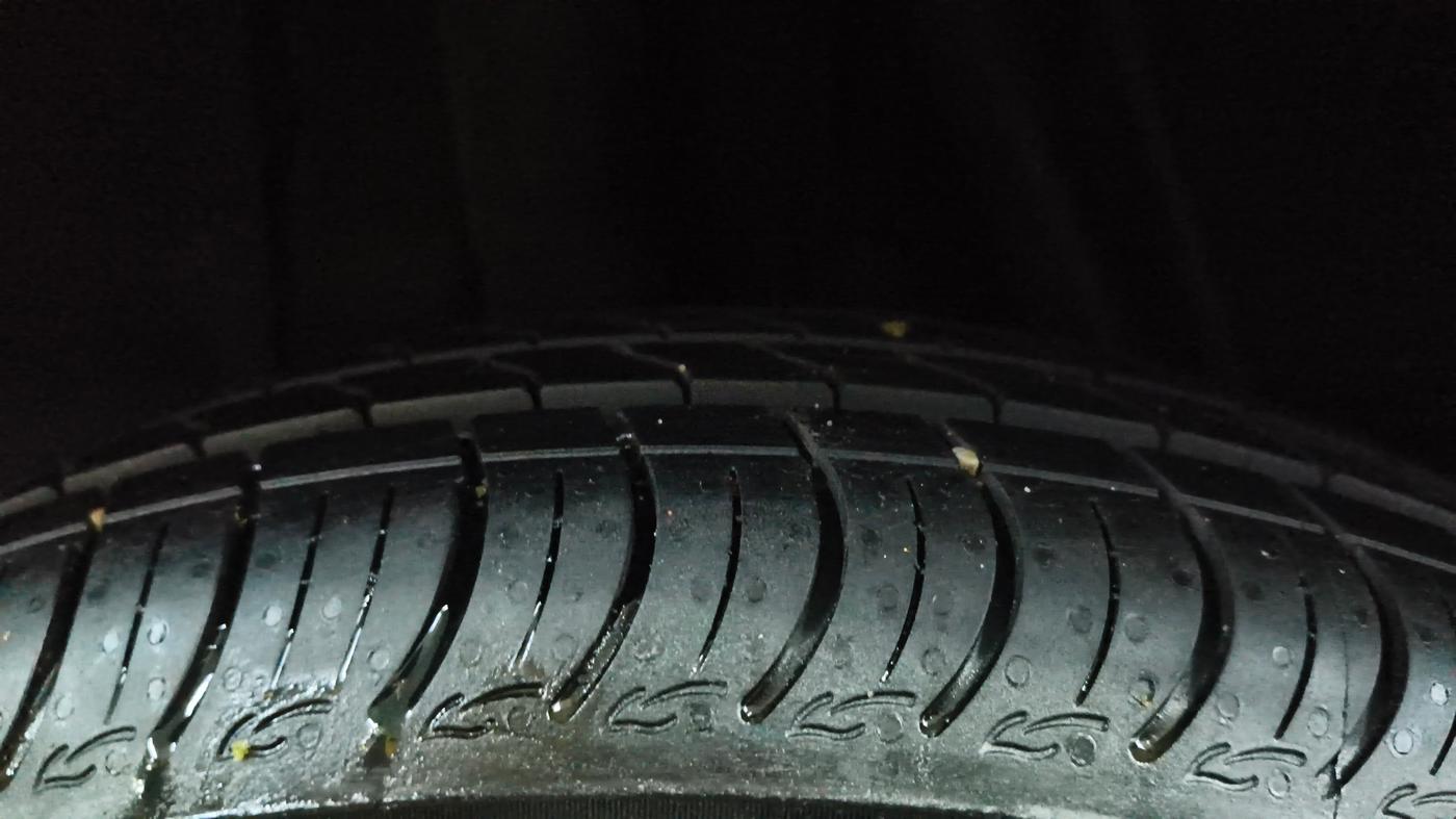 2021 Renault Kwid RXL, Petrol, Manual, 57,187 km, Right Rear Tyre Tread