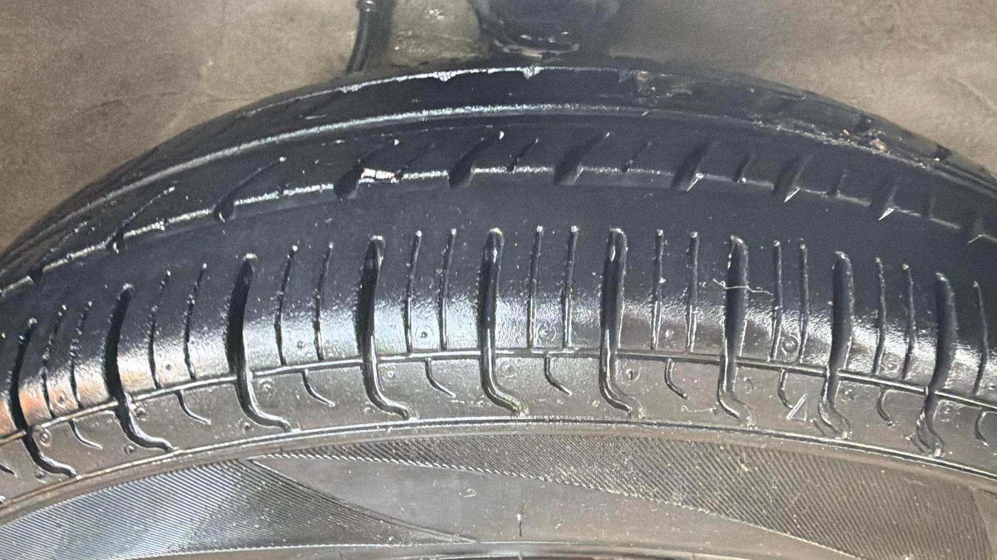 2015 Maruti Alto 800 LXI, Petrol, Manual, 41,553 km, Right Front Tyre Tread