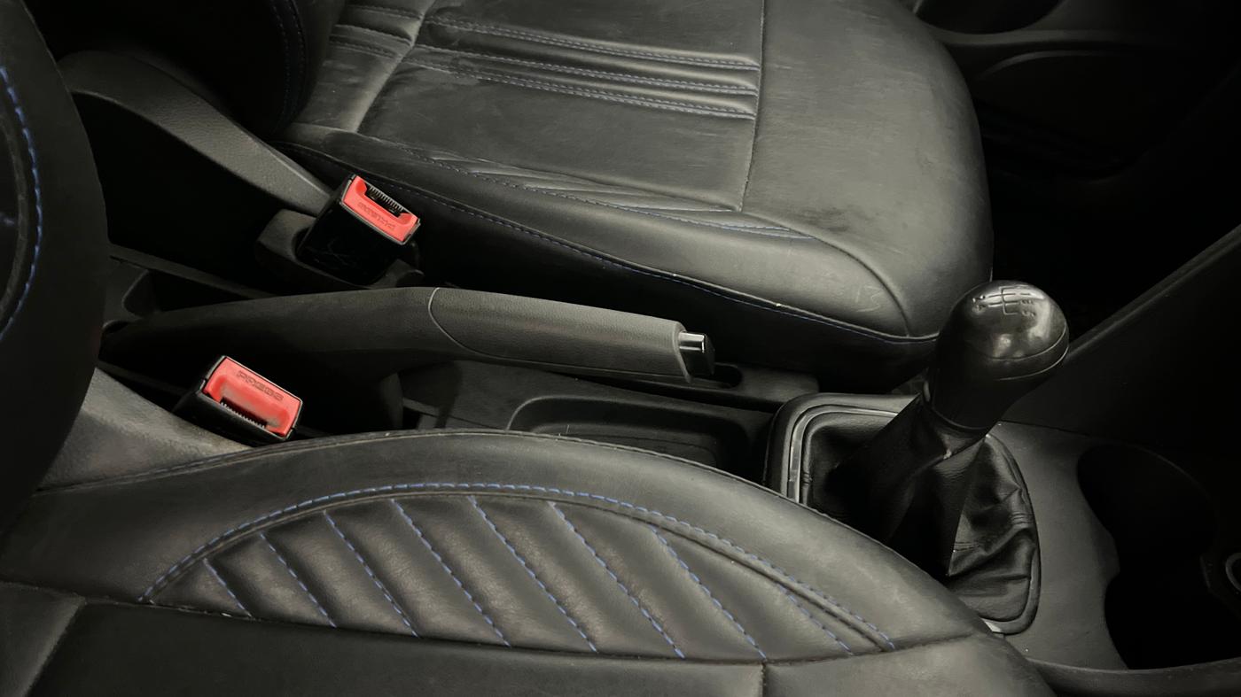 2015 Volkswagen Polo TRENDLINE 1.2L PETROL, Petrol, Manual, 63,722 km, Gear Lever