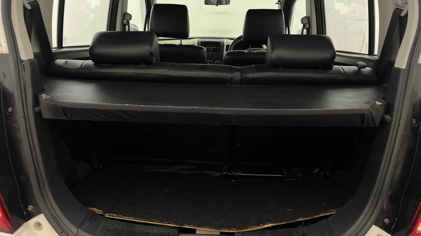 2017 Maruti Wagon R 1.0 LXI, Petrol, Manual, 33,179 km, Boot Inside