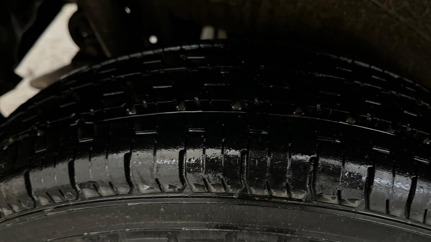 2017 Maruti Wagon R 1.0 LXI, Petrol, Manual, 33,179 km, Right Rear Tyre Tread