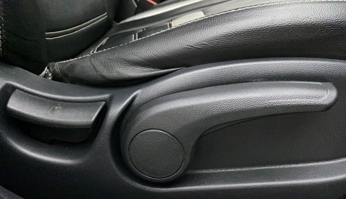 2016 Hyundai Elite i20 ASTA 1.2 (O), Petrol, Manual, 50,351 km, Driver Side Adjustment Panel