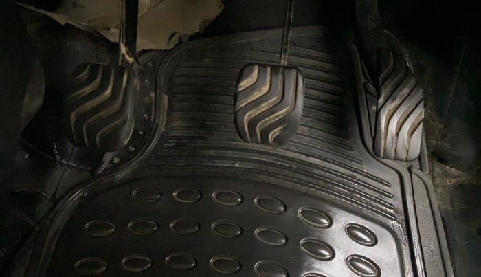 2021 Renault Kwid NEOTECH RXL 1.0 MT, Petrol, Manual, 79,962 km, Pedals