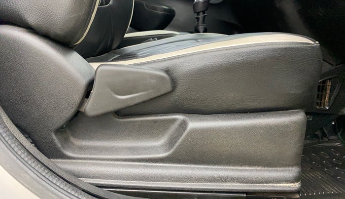 2021 Renault Kwid NEOTECH RXL 1.0 MT, Petrol, Manual, 79,962 km, Driver Side Adjustment Panel