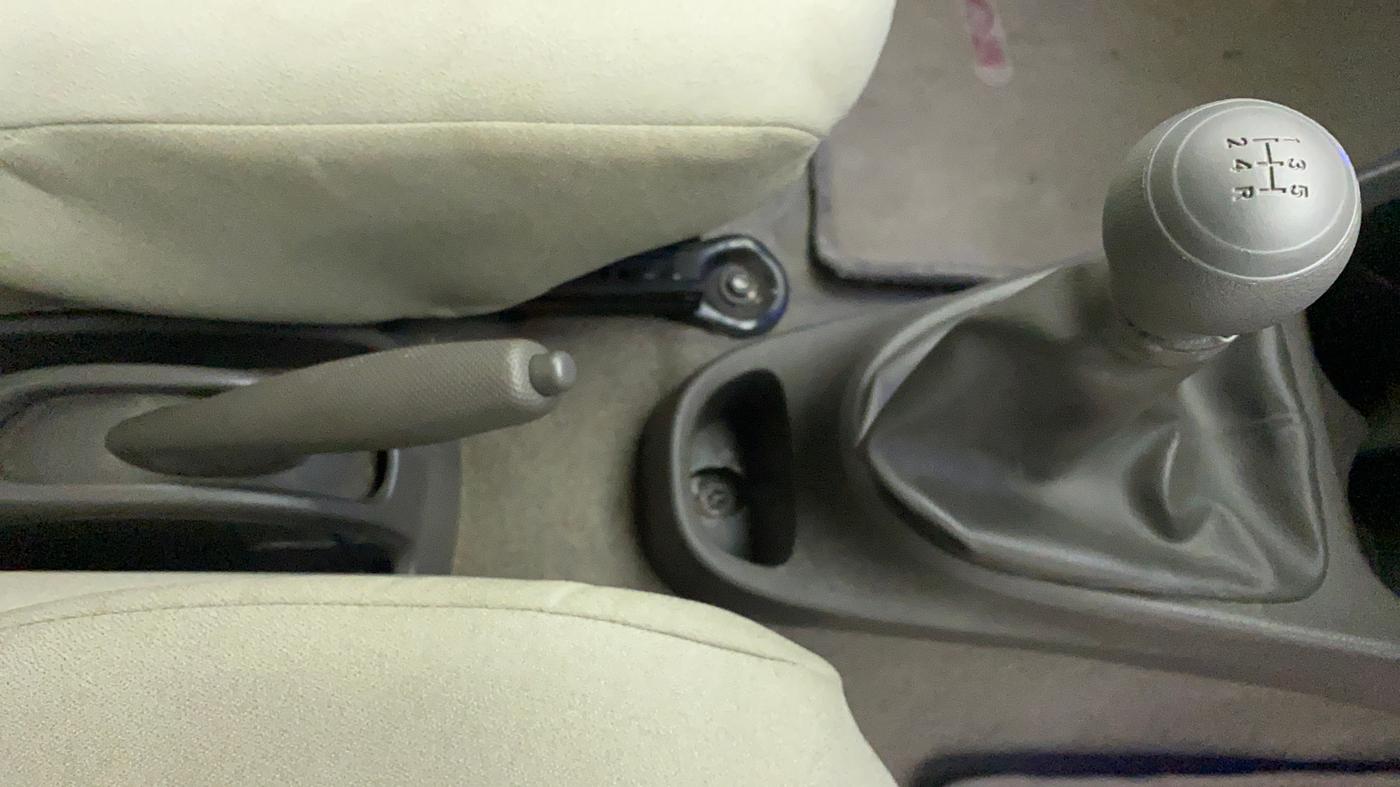 2014 Toyota Etios Liva G, Petrol, Manual, 15,283 km, Gear Lever