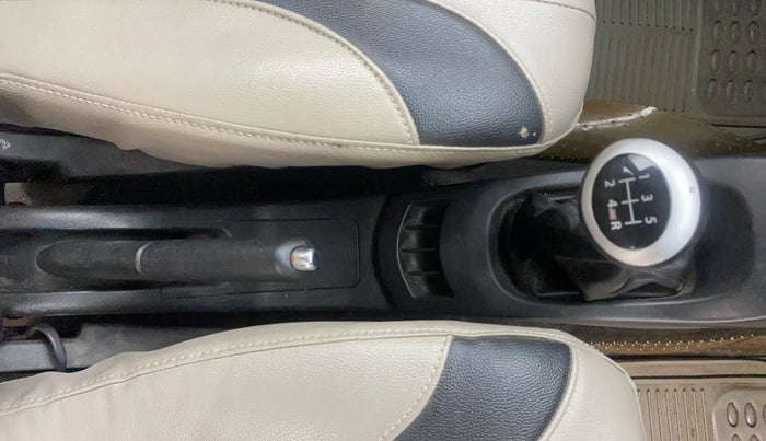 2013 Maruti Wagon R 1.0 VXI, Petrol, Manual, 58,557 km, Gear Lever