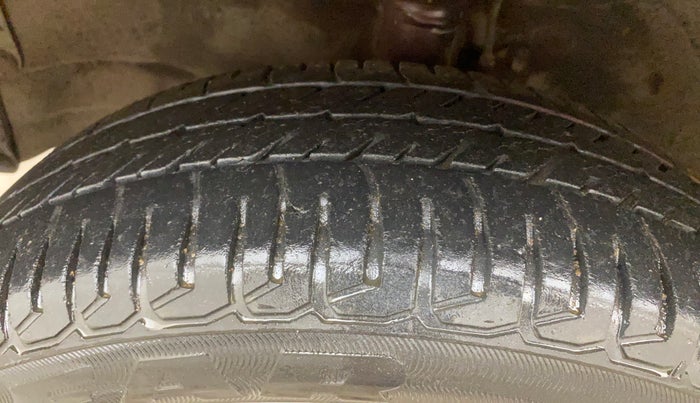 2013 Maruti Wagon R 1.0 VXI, Petrol, Manual, 58,557 km, Left Front Tyre Tread
