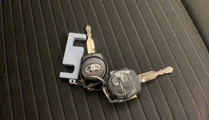 2024 Toyota Urban Cruiser Taisor S Plus 1.2 Petrol AMT, Petrol, Automatic, 29,273 km, Key Close Up