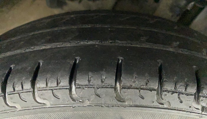 2018 Datsun Redi Go T (O), Petrol, Manual, 27,522 km, Right Front Tyre Tread