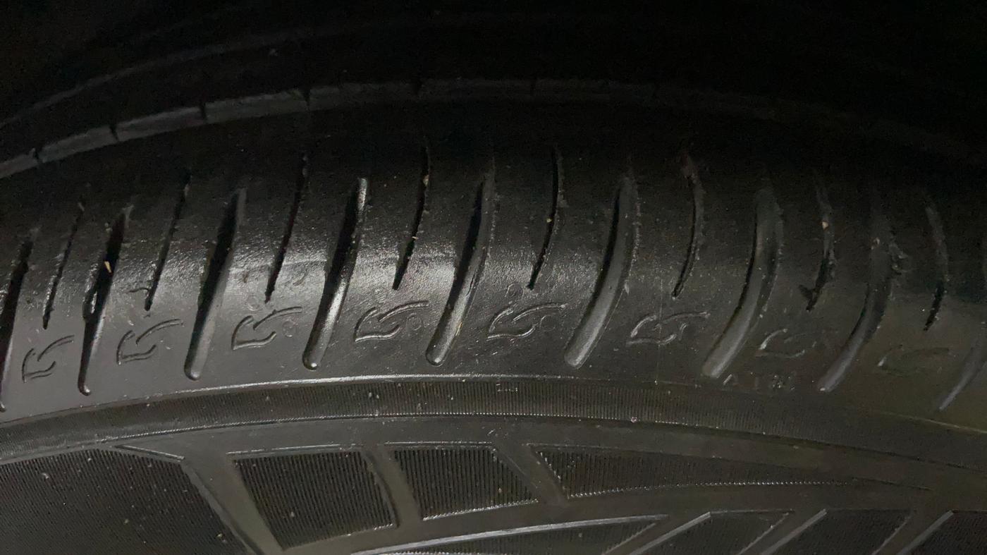 2022 KIA SONET HTX PLUS 1.5, Diesel, Manual, 36,812 km, Left Front Tyre Tread
