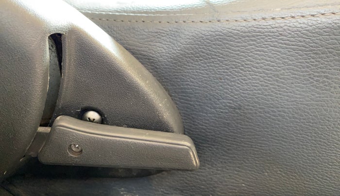 2015 Maruti Alto 800 LXI, Petrol, Manual, 38,465 km, Driver Side Adjustment Panel