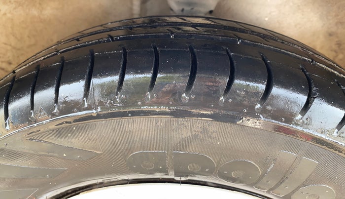 2015 Maruti Alto 800 LXI, Petrol, Manual, 38,465 km, Right Front Tyre Tread