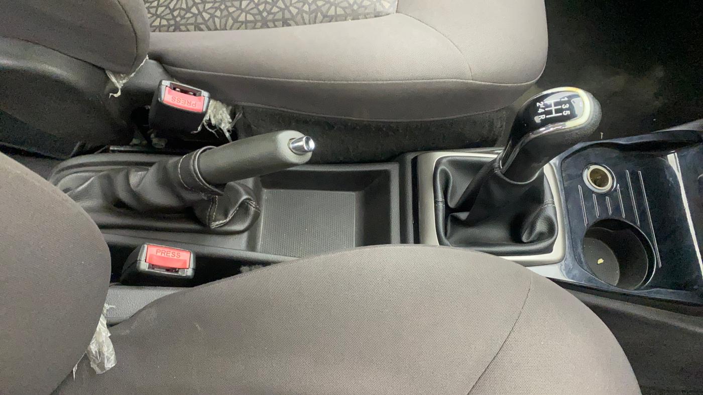 2015 Tata Zest XMS PETROL, Petrol, Manual, 38,412 km, Gear Lever