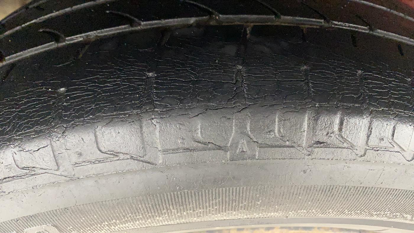2015 Tata Zest XMS PETROL, Petrol, Manual, 38,412 km, Right Rear Tyre Tread