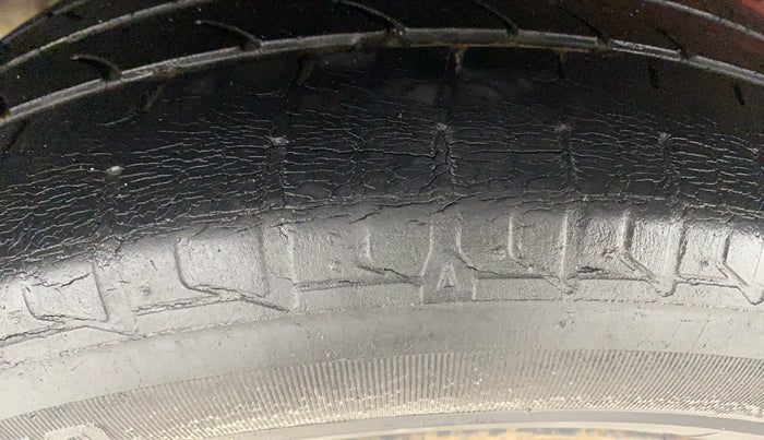2015 Tata Zest XMS PETROL, Petrol, Manual, 38,367 km, Right Rear Tyre Tread