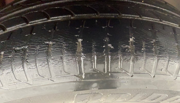 2015 Tata Zest XMS PETROL, Petrol, Manual, 38,367 km, Right Front Tyre Tread