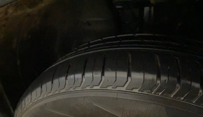 2022 Tata PUNCH PURE MT, Petrol, Manual, 56,413 km, Left Front Tyre Tread