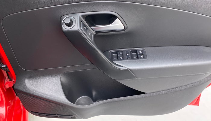 2019 Volkswagen Polo HIGH LINE PLUS 1.0, Petrol, Manual, 58,136 km, Driver Side Door Panels Control