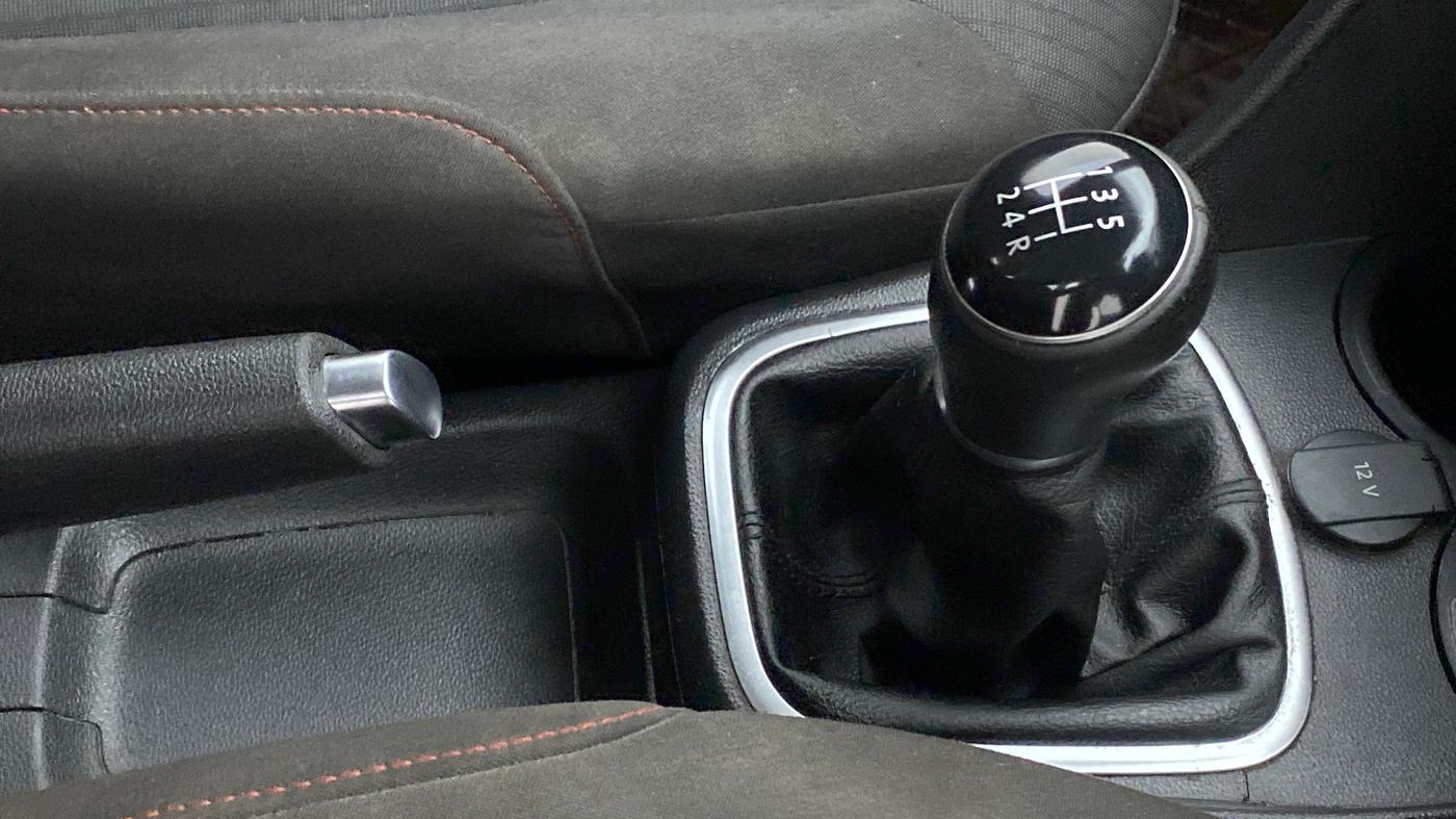 2019 Volkswagen Polo HIGH LINE PLUS 1.0, Petrol, Manual, 58,136 km, Gear Lever