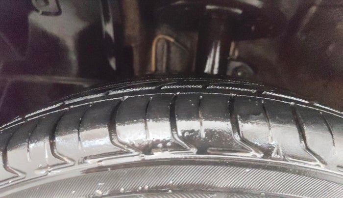 2016 Mahindra Kuv100 K6 D 6 STR, Diesel, Manual, 94,339 km, Left Front Tyre Tread