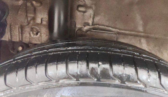 2016 Mahindra Kuv100 K6 D 6 STR, Diesel, Manual, 94,339 km, Right Rear Tyre Tread