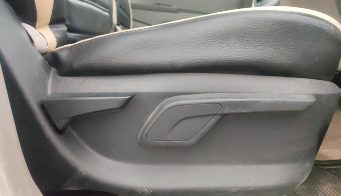 2016 Mahindra Kuv100 K6 D 6 STR, Diesel, Manual, 94,339 km, Driver Side Adjustment Panel