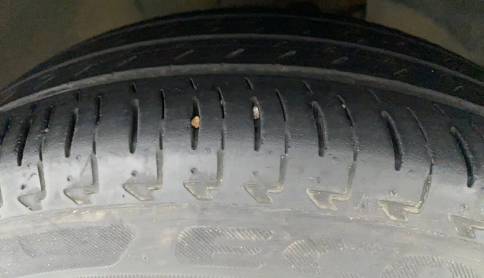 2022 Maruti IGNIS ALPHA 1.2 AMT, Petrol, Automatic, 33,250 km, Right Front Tyre Tread
