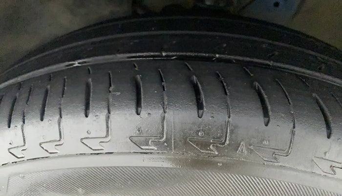 2022 Maruti IGNIS ALPHA 1.2 AMT, Petrol, Automatic, 33,250 km, Left Front Tyre Tread