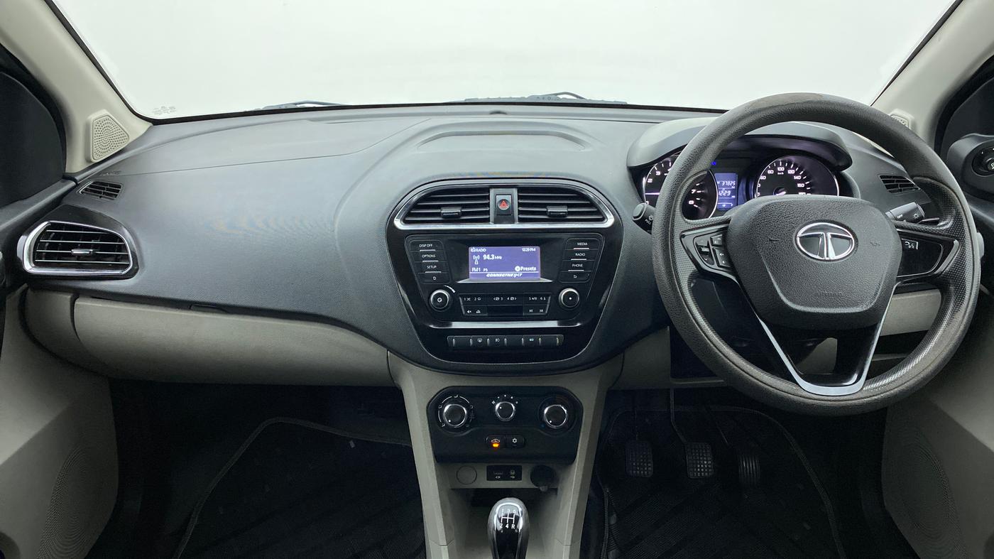 2018 Tata Tiago XZ 1.2 REVOTRON, Petrol, Manual, 38,133 km, Dashboard