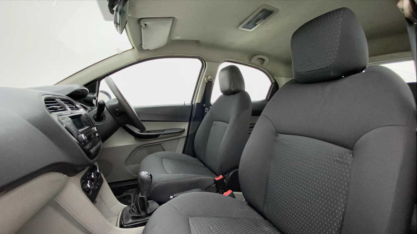 2018 Tata Tiago XZ 1.2 REVOTRON, Petrol, Manual, 38,133 km, Right Side Front Door Cabin