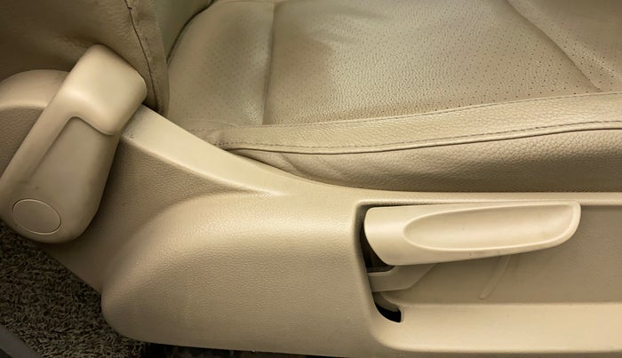 2017 Volkswagen Vento HIGHLINE PETROL AT, Petrol, Automatic, 1,14,298 km, Driver Side Adjustment Panel