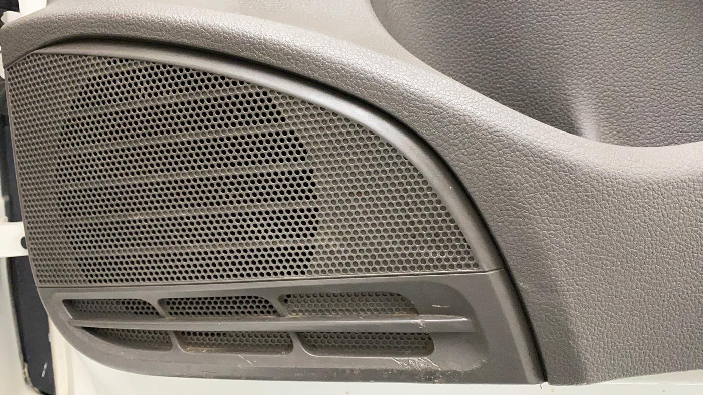 2017 Volkswagen Vento HIGHLINE PETROL AT, Petrol, Automatic, 1,14,298 km, Speaker