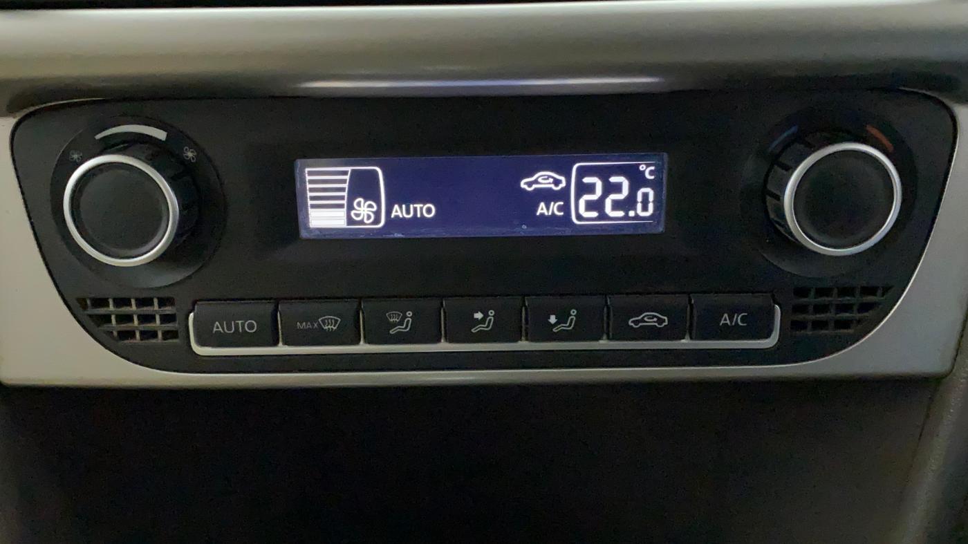 2017 Volkswagen Vento HIGHLINE PETROL AT, Petrol, Automatic, 1,14,298 km, Automatic Climate Control