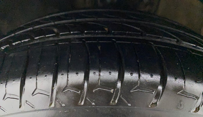 2017 Volkswagen Vento HIGHLINE PETROL AT, Petrol, Automatic, 1,14,298 km, Left Front Tyre Tread