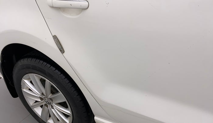 2017 Volkswagen Vento HIGHLINE PETROL AT, Petrol, Automatic, 1,14,298 km, Right rear door - Minor scratches