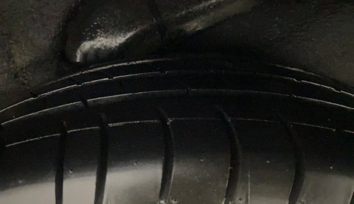 2014 Hyundai i10 SPORTZ 1.1, Petrol, Manual, 65,854 km, Left Rear Tyre Tread