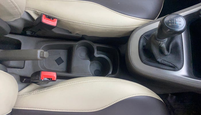 2014 Hyundai i10 SPORTZ 1.1, Petrol, Manual, 65,854 km, Gear Lever