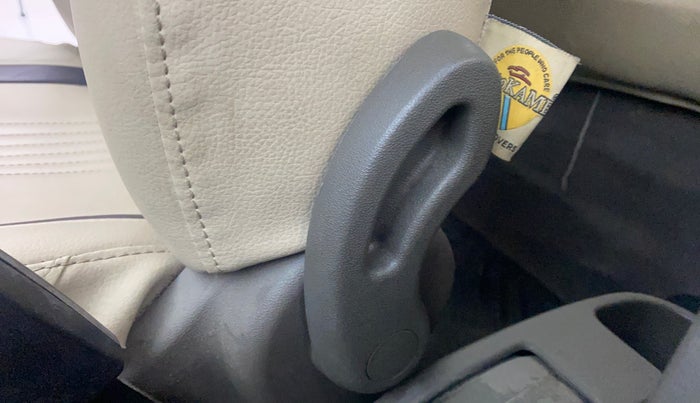 2014 Hyundai i10 SPORTZ 1.1, Petrol, Manual, 65,854 km, Driver Side Adjustment Panel