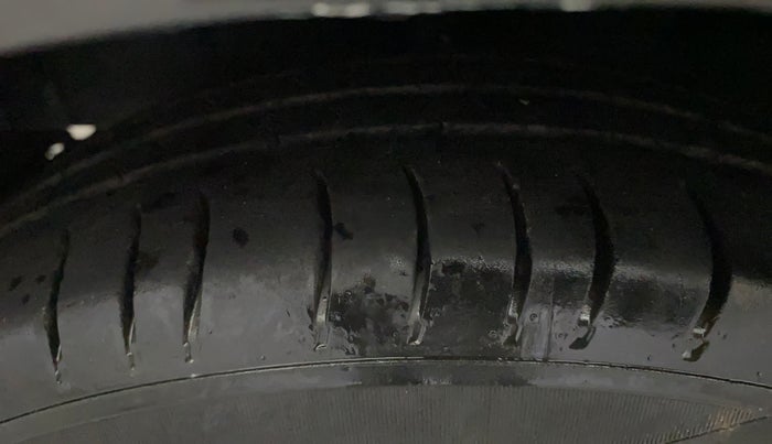 2013 Hyundai i10 SPORTZ 1.2, Petrol, Manual, 69,998 km, Left Front Tyre Tread