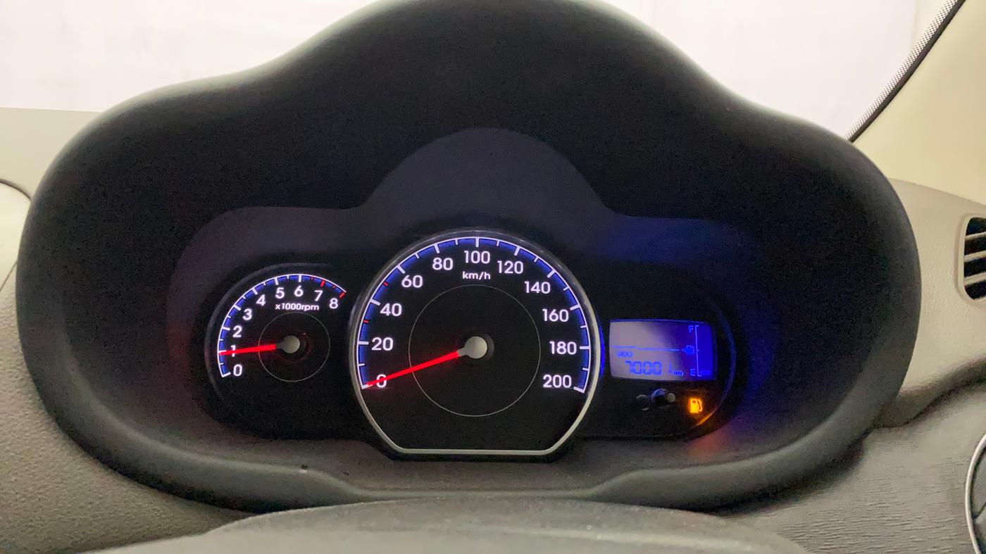 2013 Hyundai i10 SPORTZ 1.2, Petrol, Manual, 70,004 km, Odometer Image