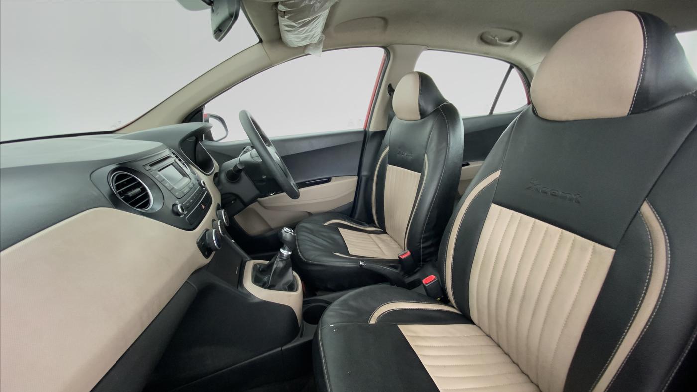 2014 Hyundai Xcent S 1.2 OPT, Petrol, Manual, 90,246 km, Right Side Front Door Cabin