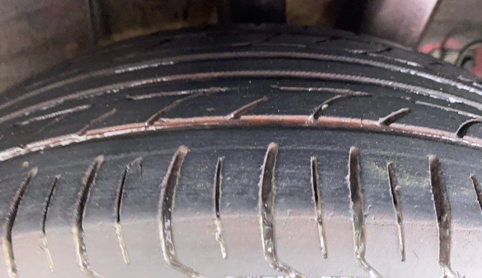 2014 Hyundai Xcent S 1.2 OPT, Petrol, Manual, 90,246 km, Left Rear Tyre Tread