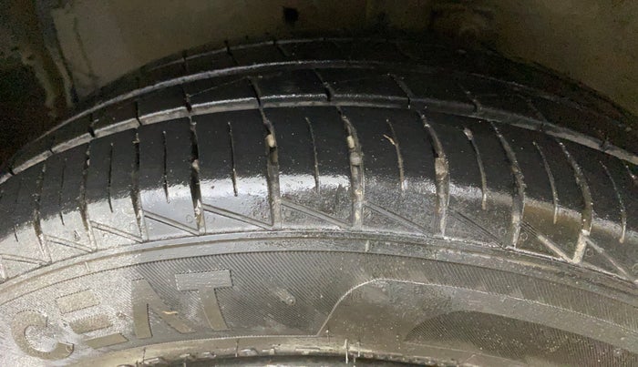 2014 Maruti Celerio VXI, Petrol, Manual, 56,001 km, Left Front Tyre Tread