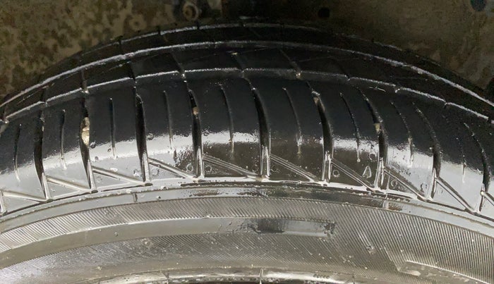 2014 Maruti Celerio VXI, Petrol, Manual, 56,001 km, Right Front Tyre Tread